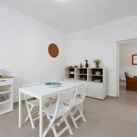 Loryleo Villa *